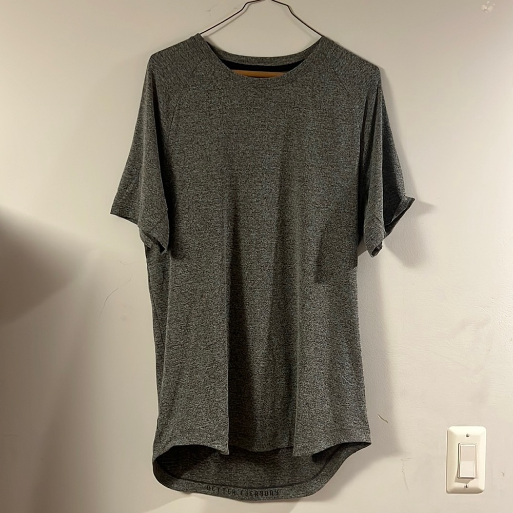 Like new Men’s Lululemon T shirt size Medium